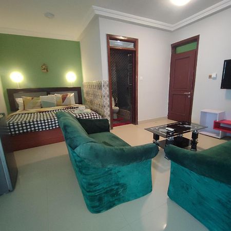 Hotel Ellisa Hospitality And Spa Accra Esterno foto