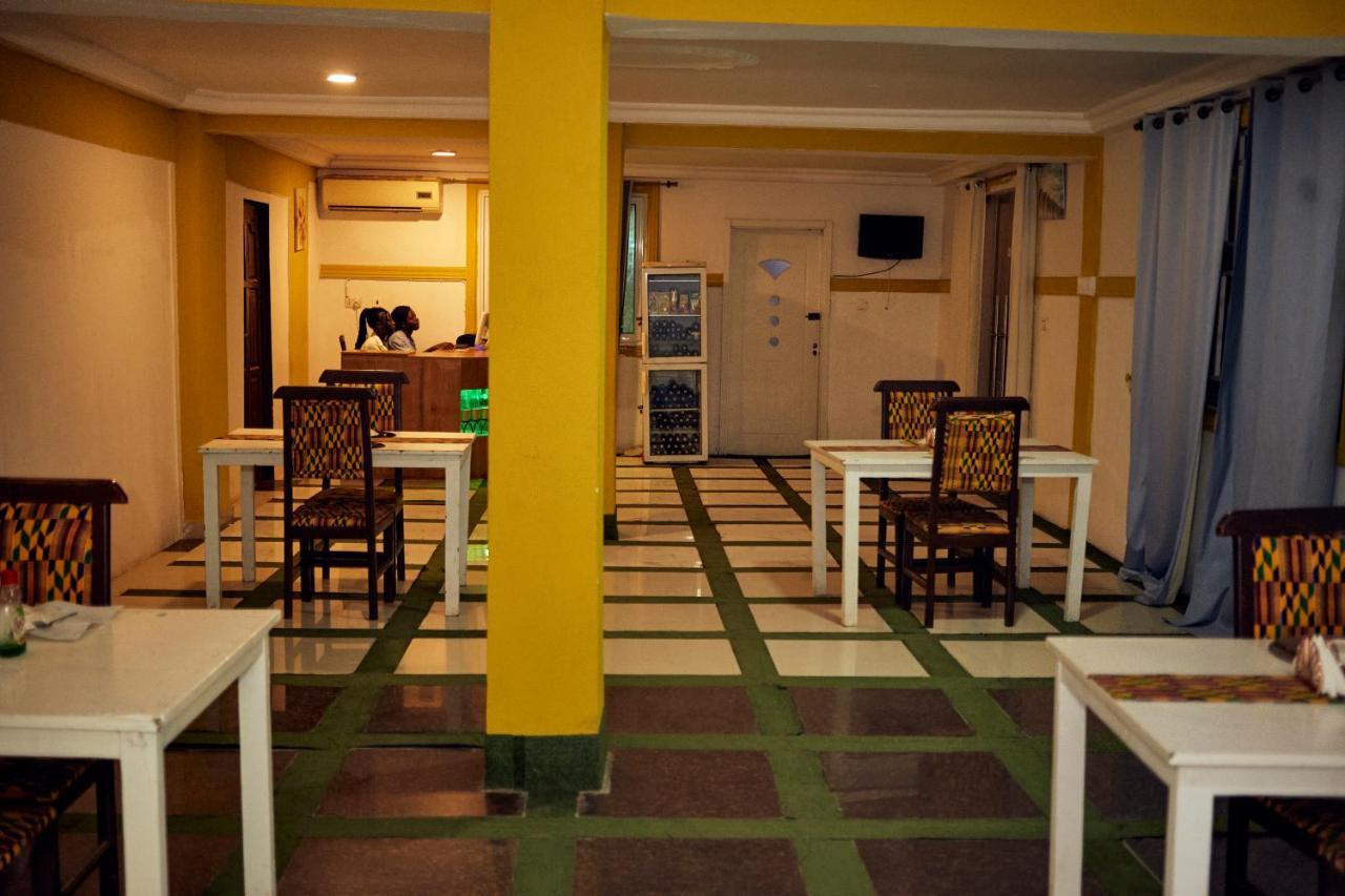 Hotel Ellisa Hospitality And Spa Accra Esterno foto
