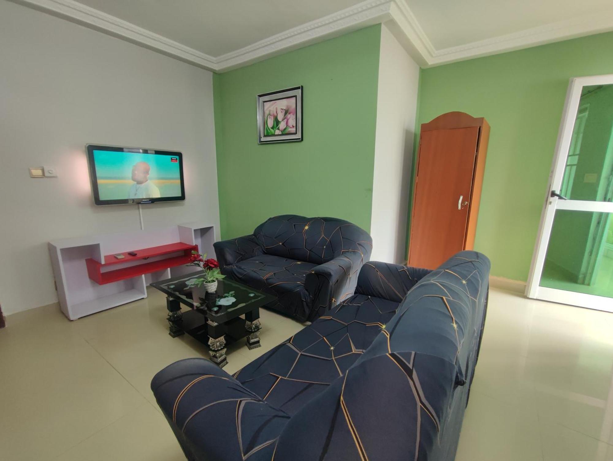 Hotel Ellisa Hospitality And Spa Accra Esterno foto