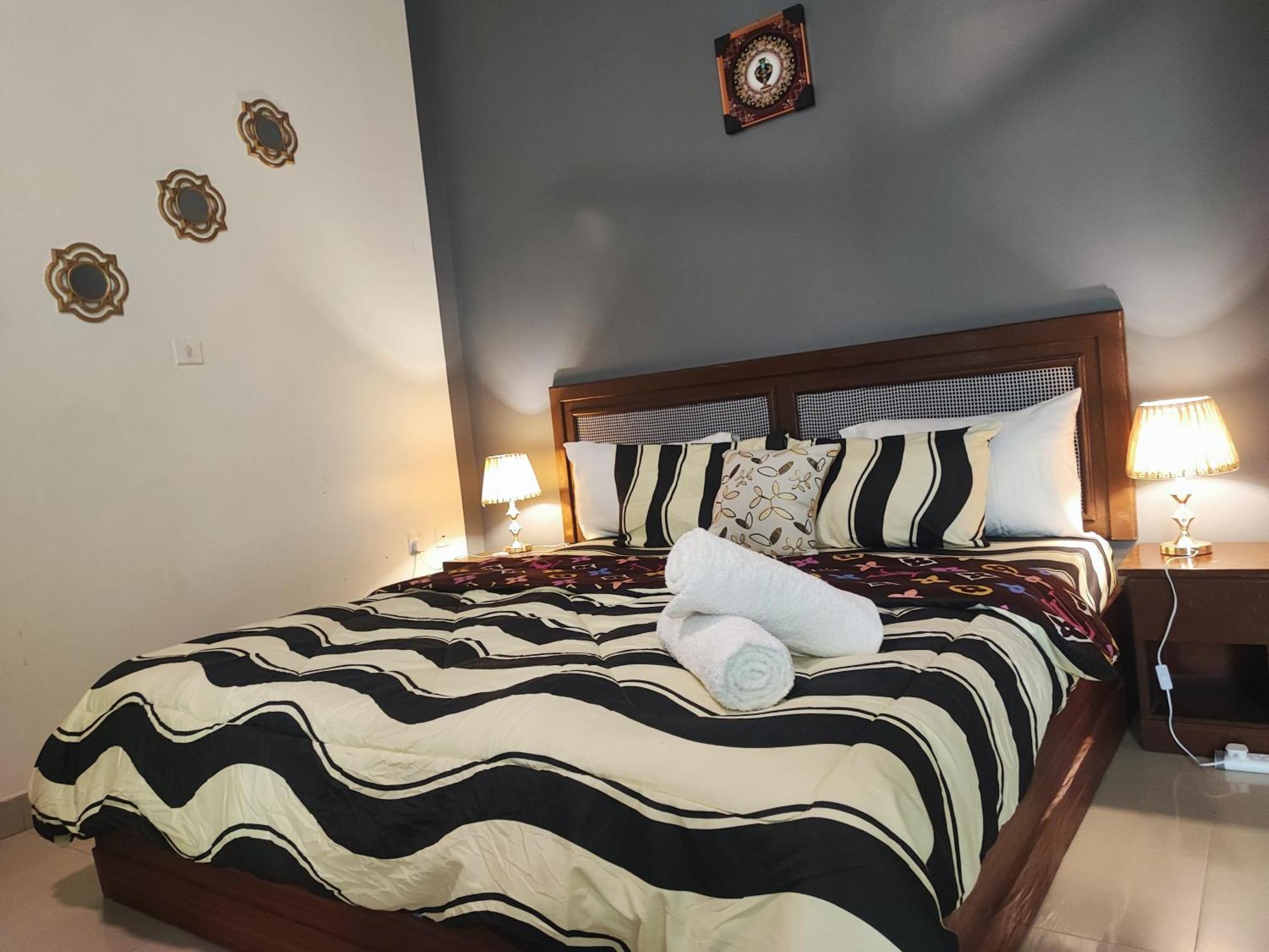 Hotel Ellisa Hospitality And Spa Accra Esterno foto