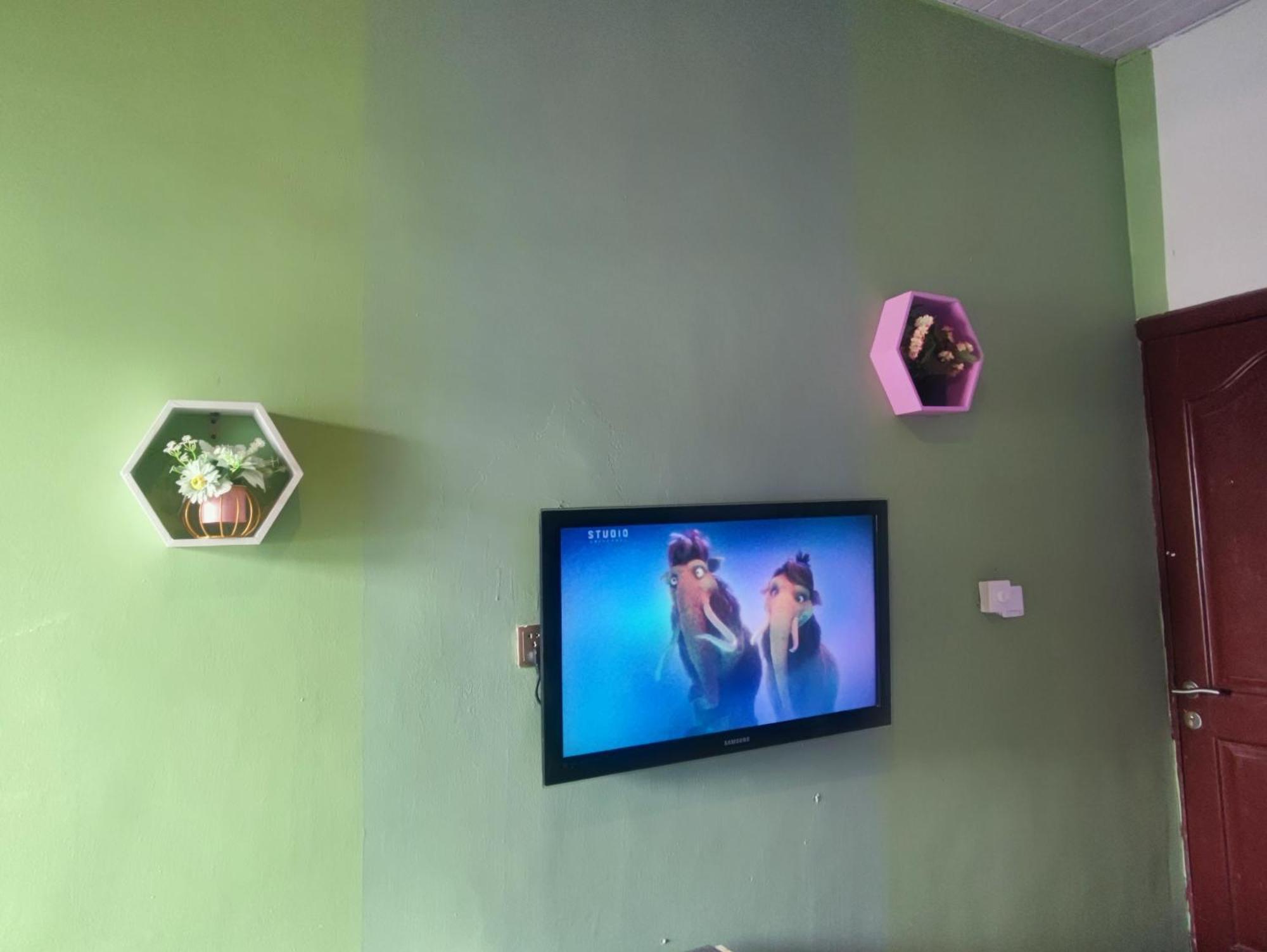 Hotel Ellisa Hospitality And Spa Accra Esterno foto