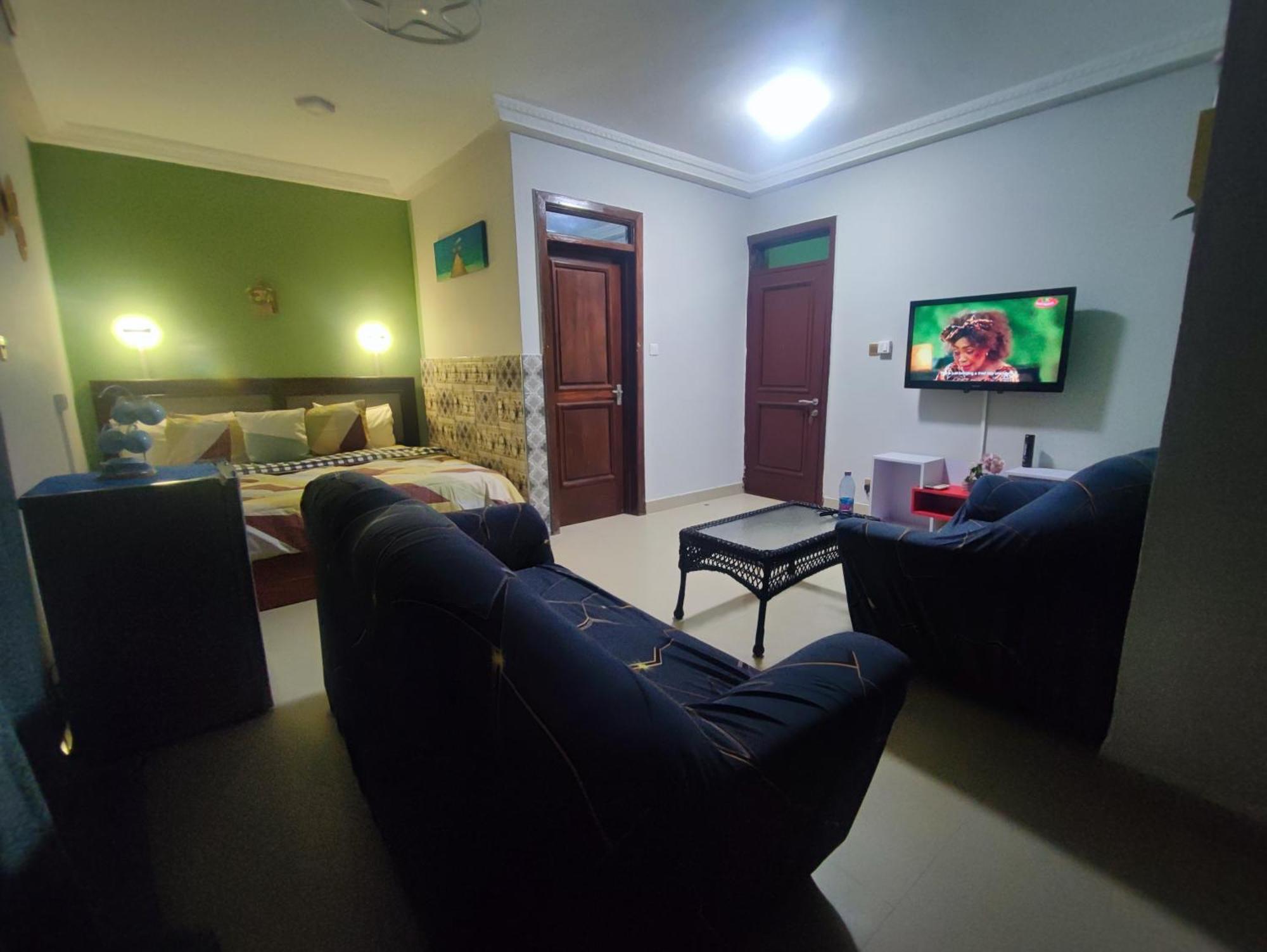 Hotel Ellisa Hospitality And Spa Accra Esterno foto