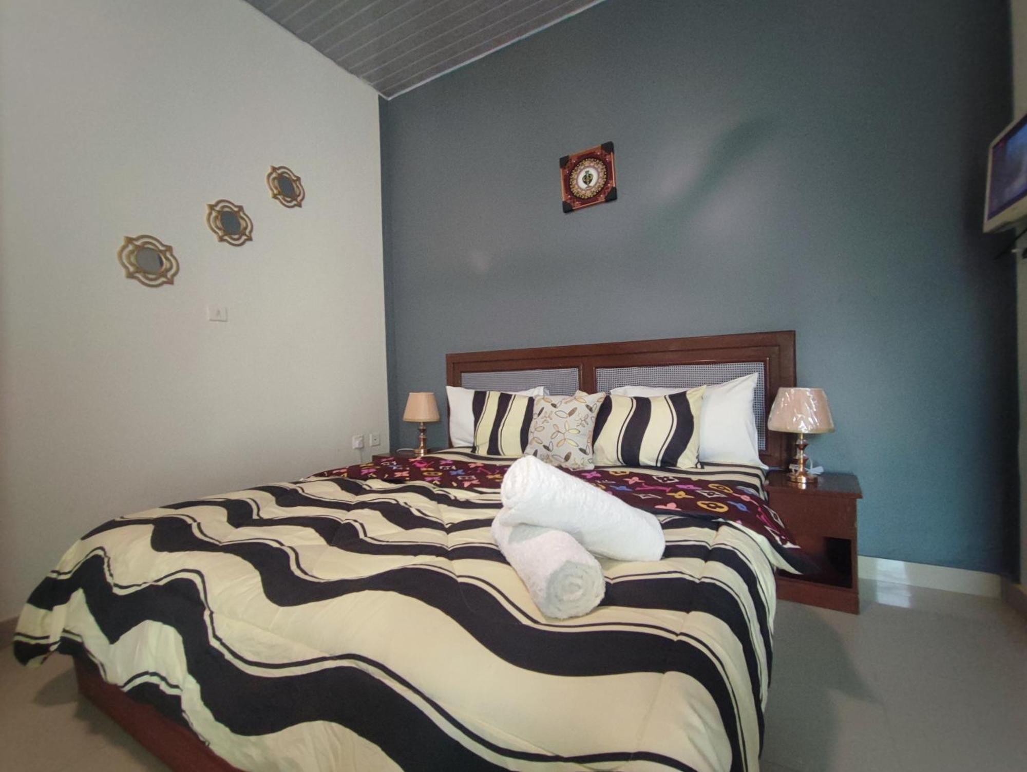 Hotel Ellisa Hospitality And Spa Accra Esterno foto