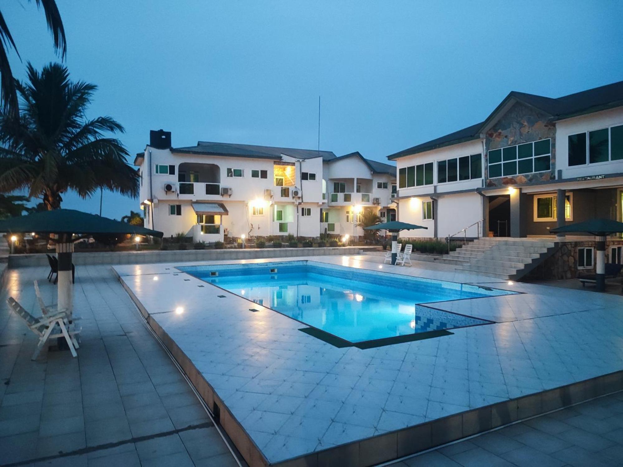 Hotel Ellisa Hospitality And Spa Accra Esterno foto