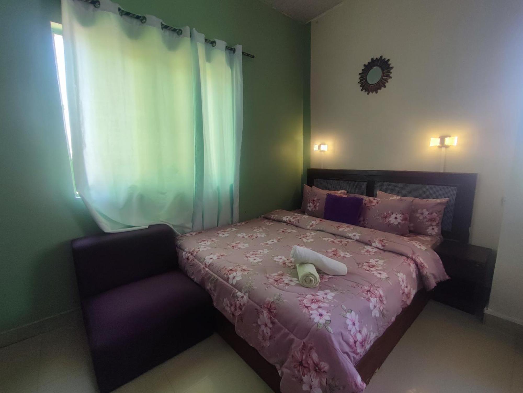 Hotel Ellisa Hospitality And Spa Accra Esterno foto