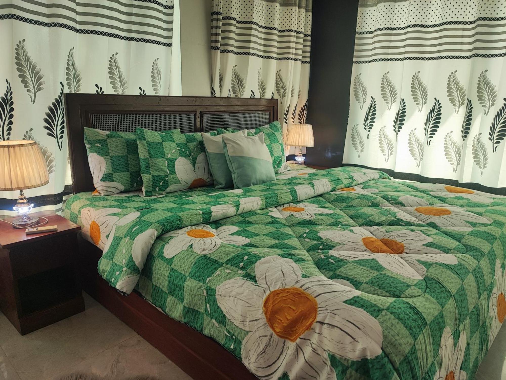 Hotel Ellisa Hospitality And Spa Accra Esterno foto
