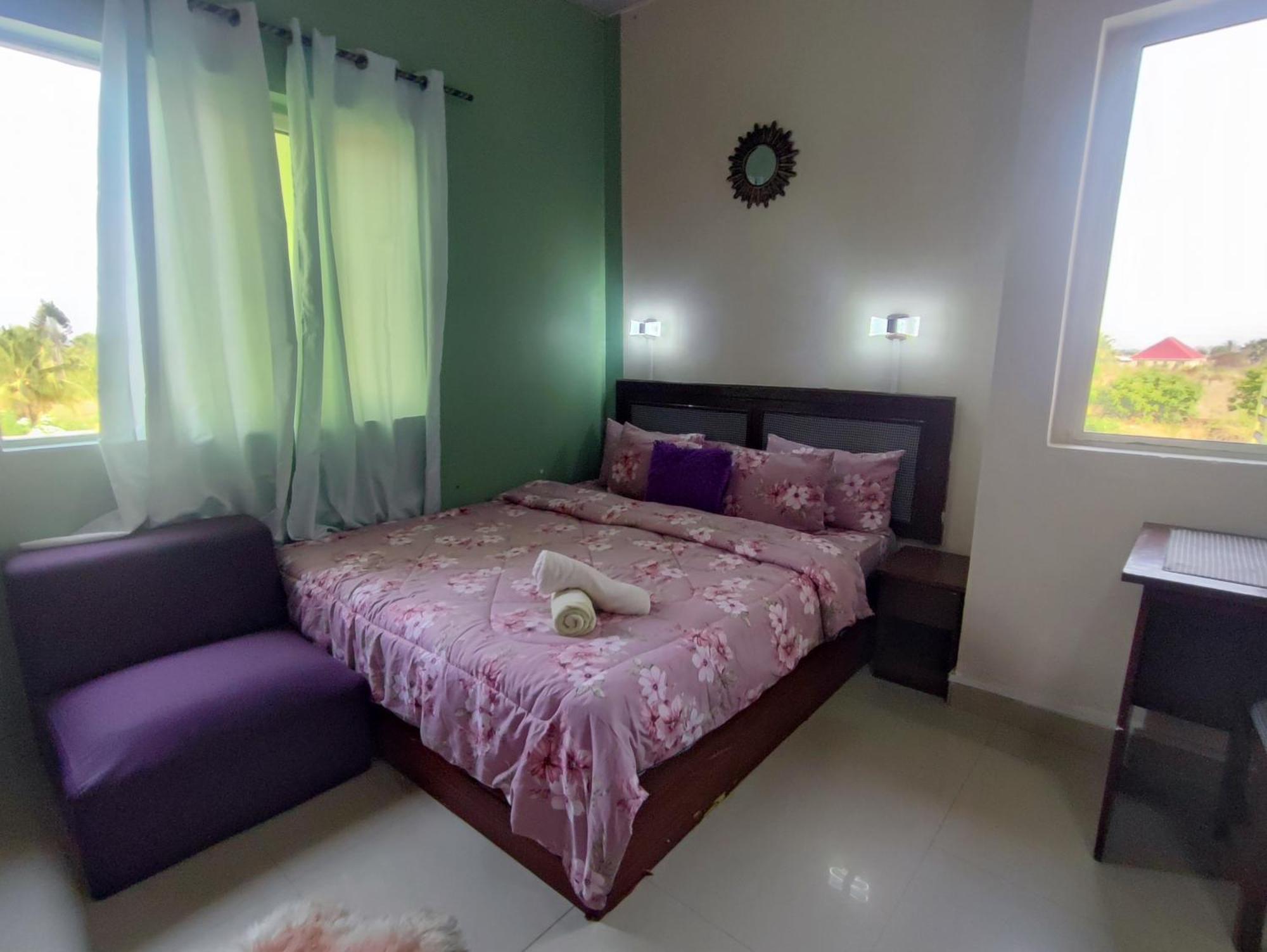 Hotel Ellisa Hospitality And Spa Accra Esterno foto