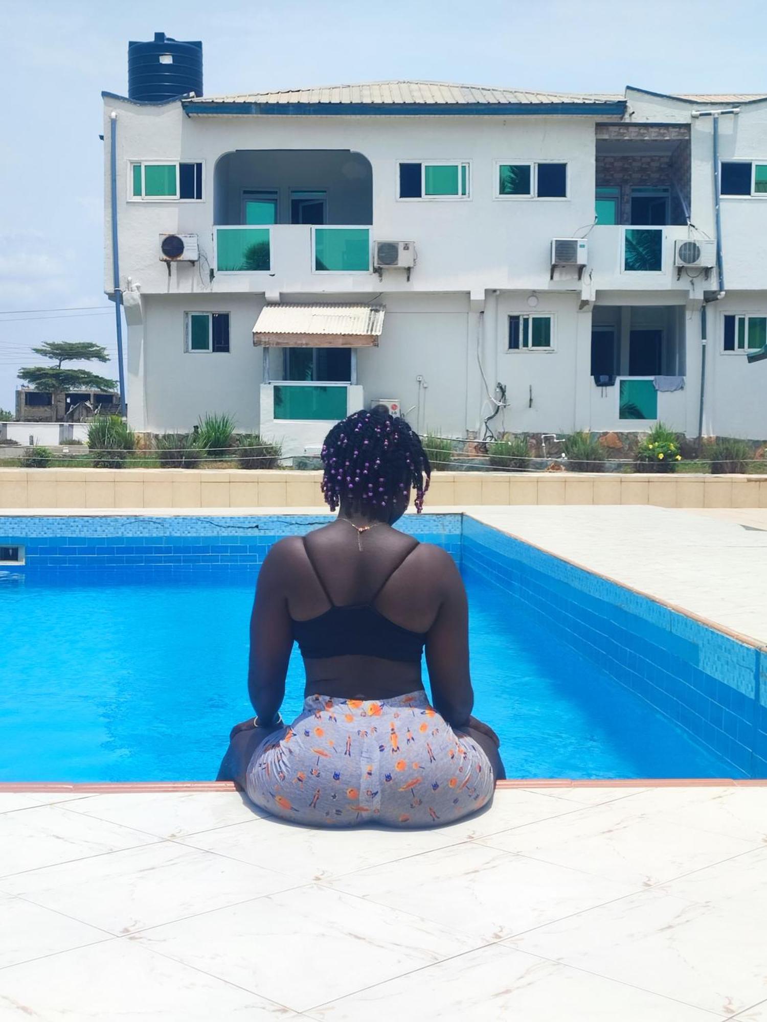 Hotel Ellisa Hospitality And Spa Accra Esterno foto