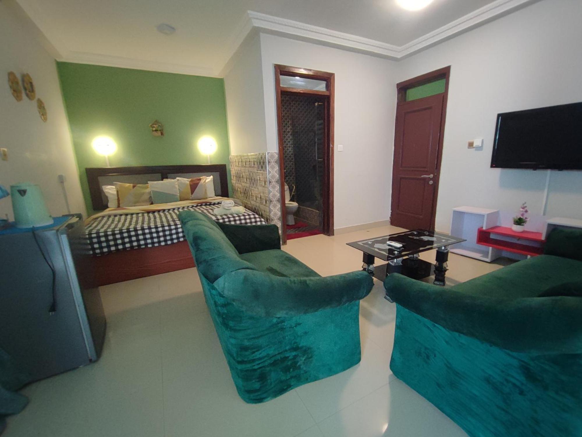 Hotel Ellisa Hospitality And Spa Accra Esterno foto
