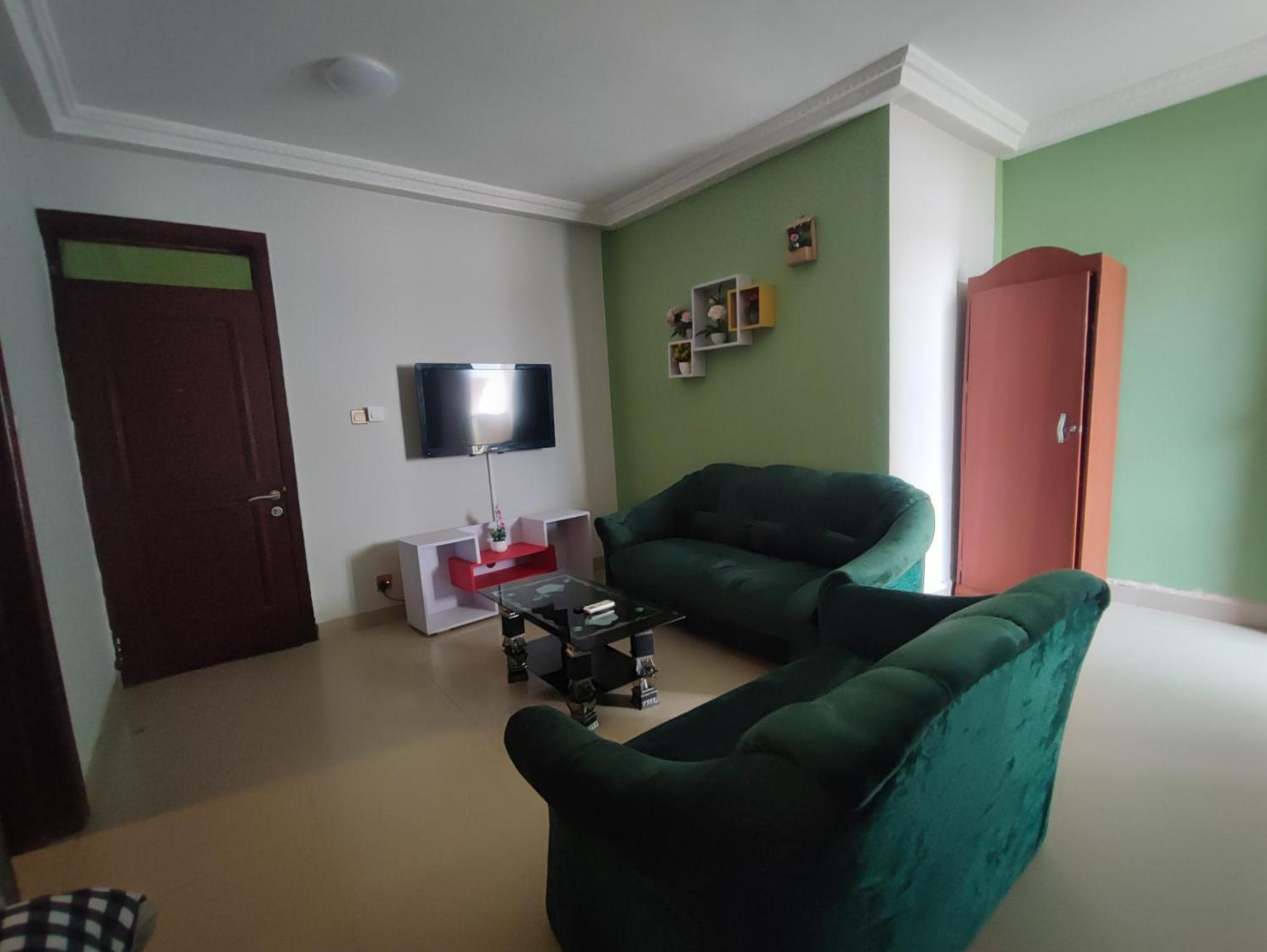 Hotel Ellisa Hospitality And Spa Accra Esterno foto
