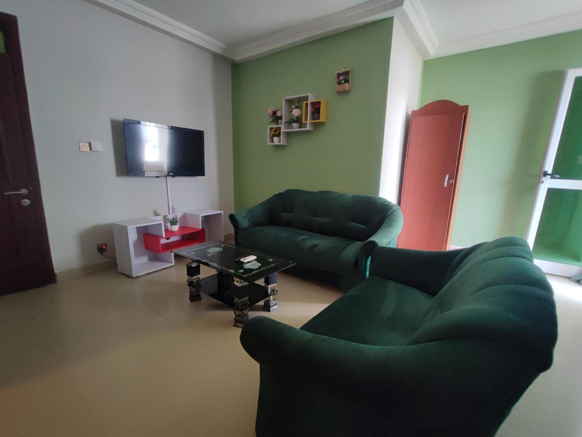 Hotel Ellisa Hospitality And Spa Accra Esterno foto